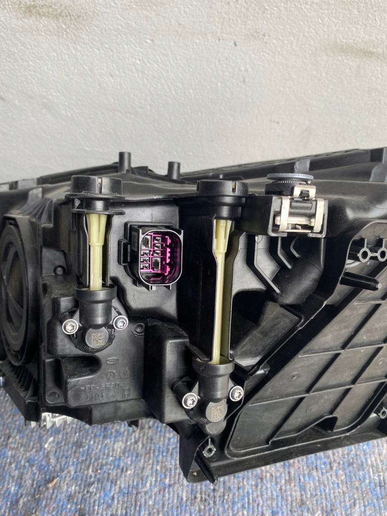 Фара правый  audi q3 83a941012 full led демонтаж "d18" в Украине