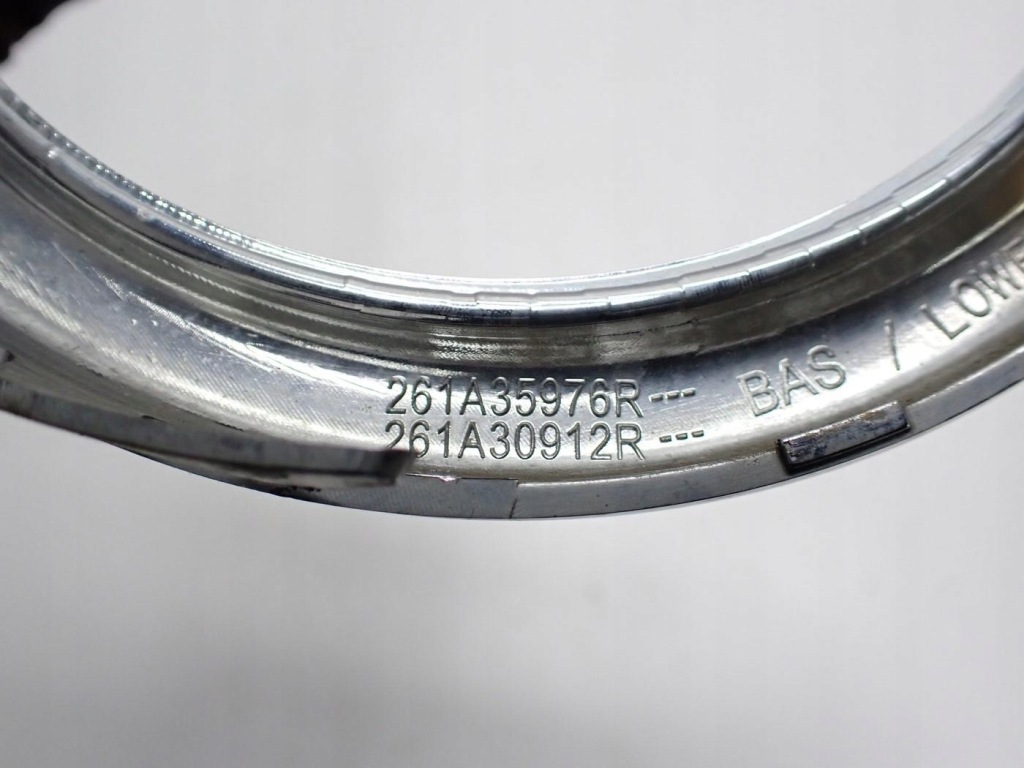 Захист корпус рамка лампи перед 261a35976r renault twingo ii 12r Доставка