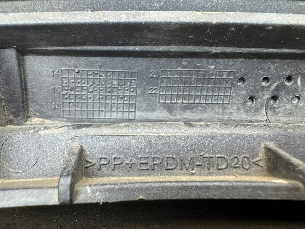 фото №15, Volvo xc90 2 ii 14r- молдинг накладка крыла правый задняя 31378165