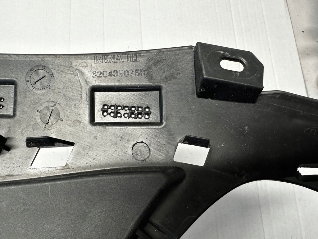 фото №4, Напрямна перед лівий 620439075r renault zoe