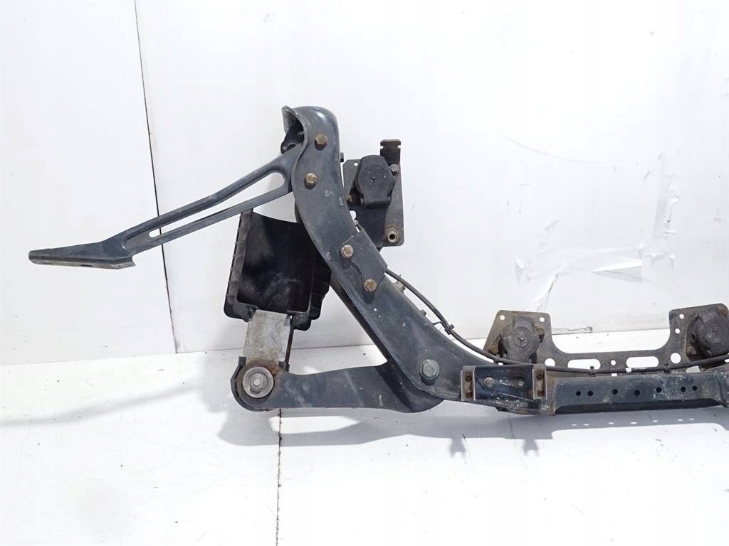 фото №9, Балка подвеска кабины задняя mercedes actros