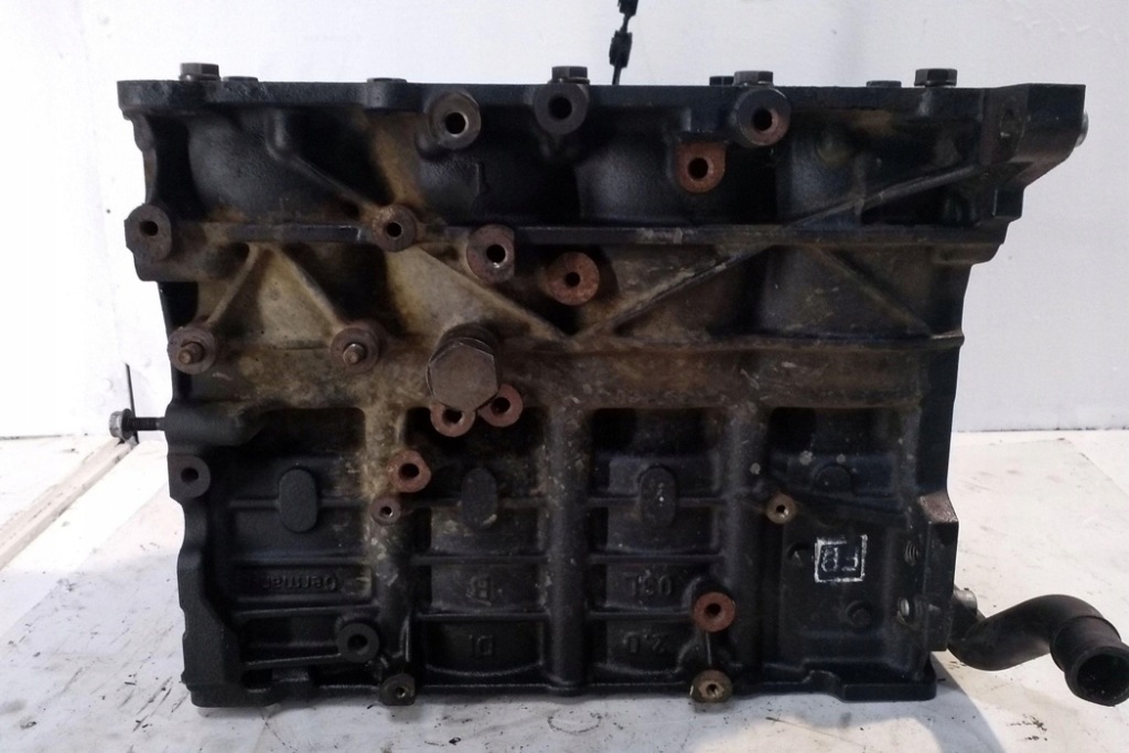 фото №8, Блок двигуна vw tiguan 5n_ 03l103021b 1.97l дизель 103kw 2009