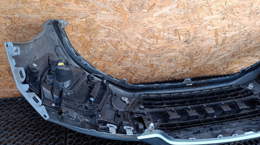 Купить Peugeot 308 sw t7 рестайлинг  бампер перед противотуманные фары drl kgyc