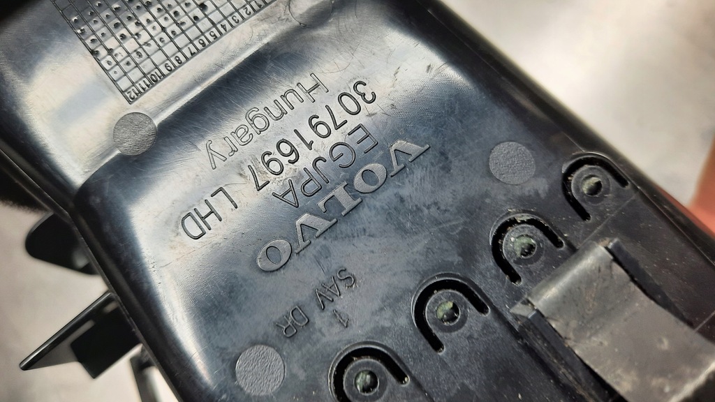 фото №7, Решітка обдув ліва 30791697 volvo v40 ii 12-19r eu