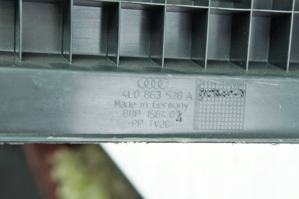 фото №6, In087 audi q7 4l защита багажника правая 4l0863528a