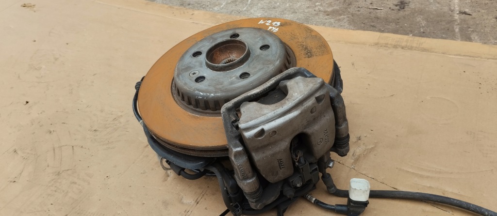 Ступиця поворотний кулак правий задній супорт mercedes e klasa w213 a2133572600 Київ