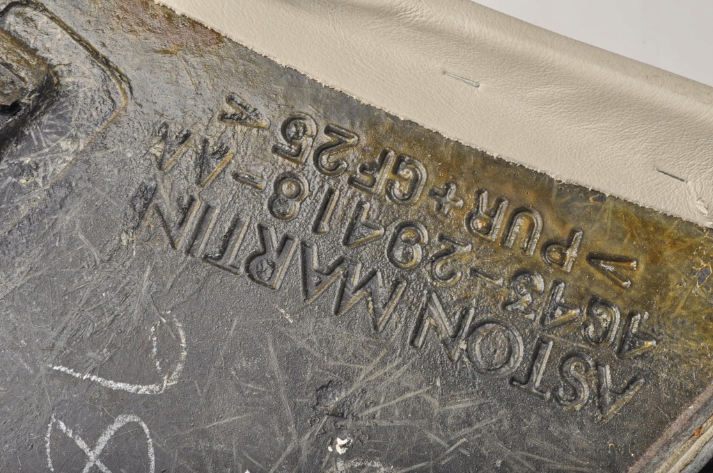 фото №16, Aston martin db9 защита обшивка задняя 4g43-311a20-ab