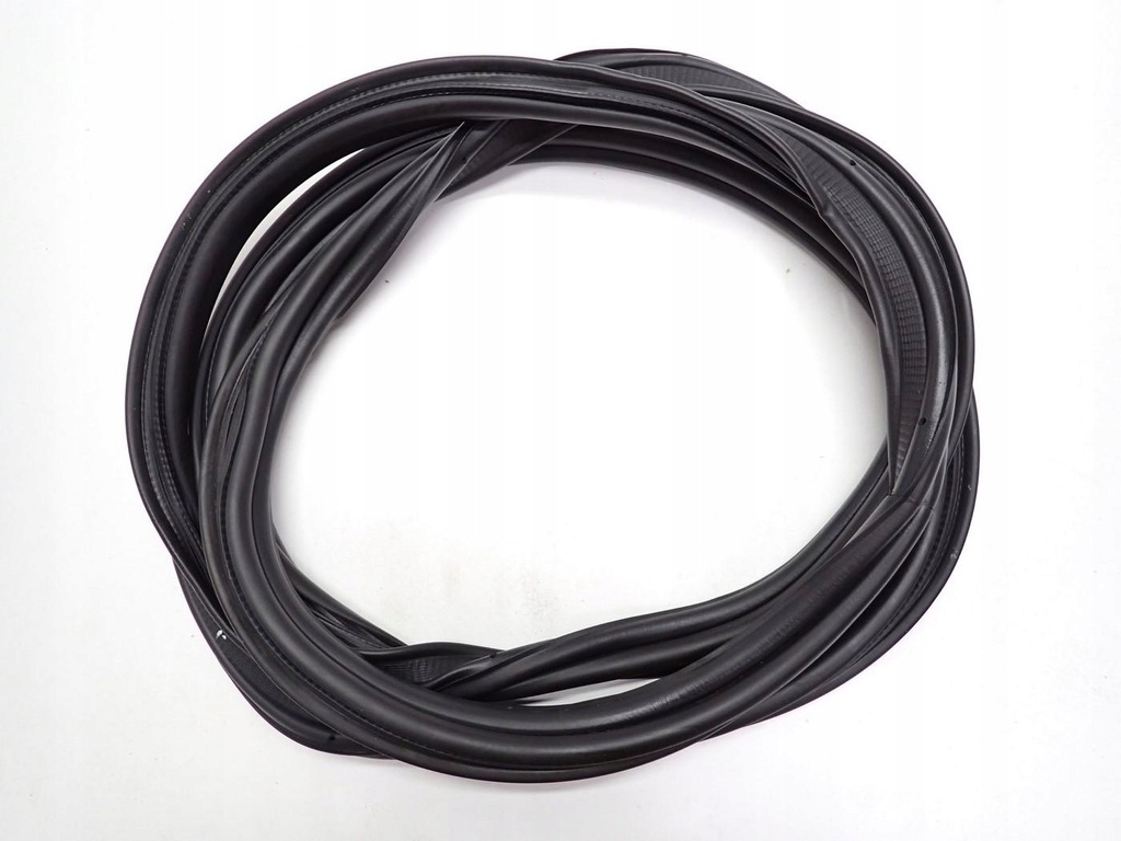 фото №1, Прокладка крышки задняя багажника citroen c4 iii 25r