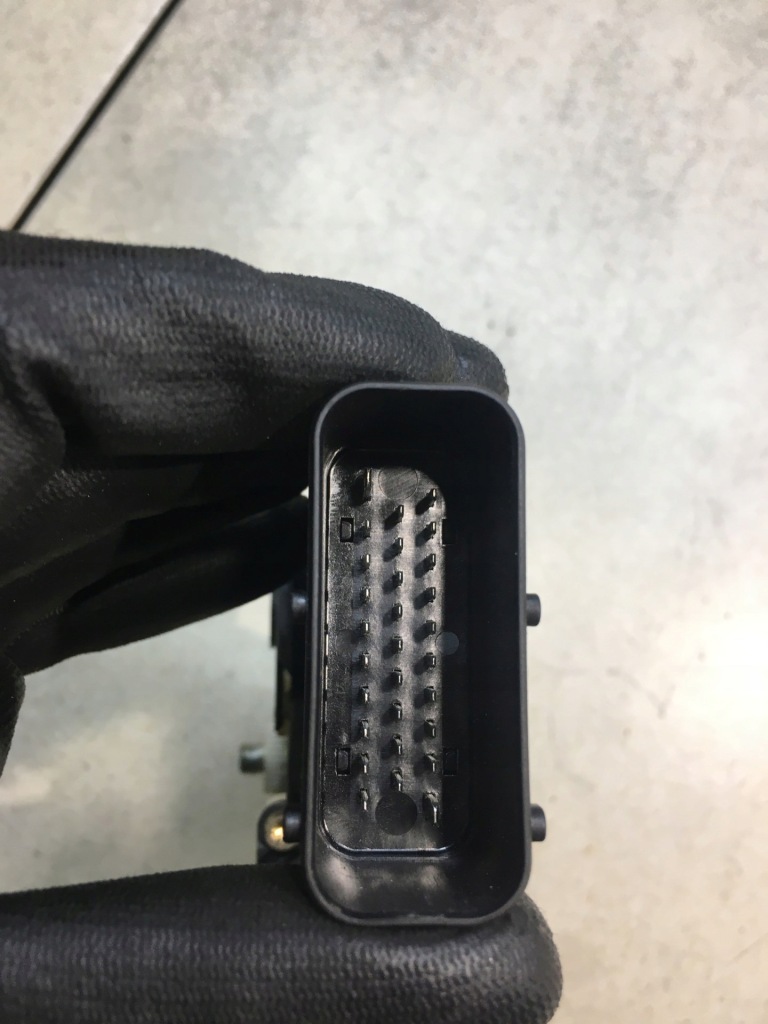 Моторчик скло правий перед vw bora 1.9 tdi Недорого