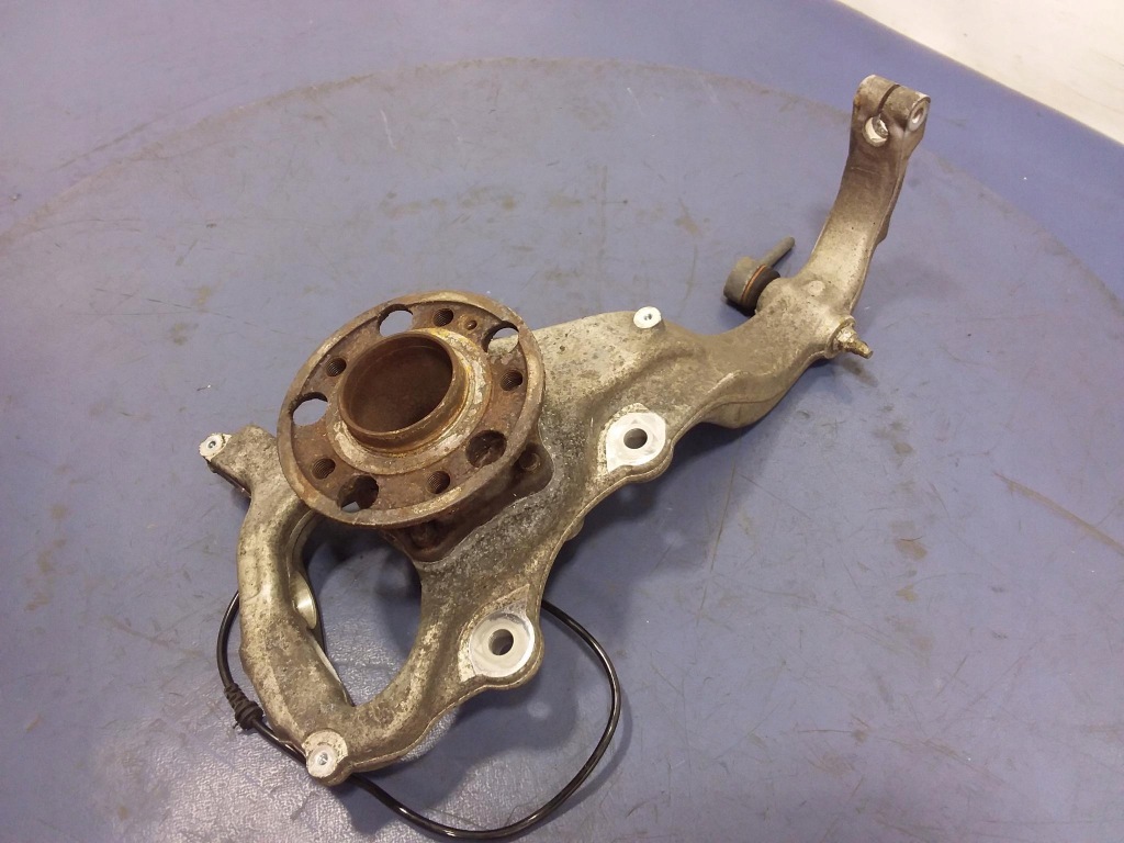 фото №2, Mercedes s w222 поворотный кулак левая перед ступица