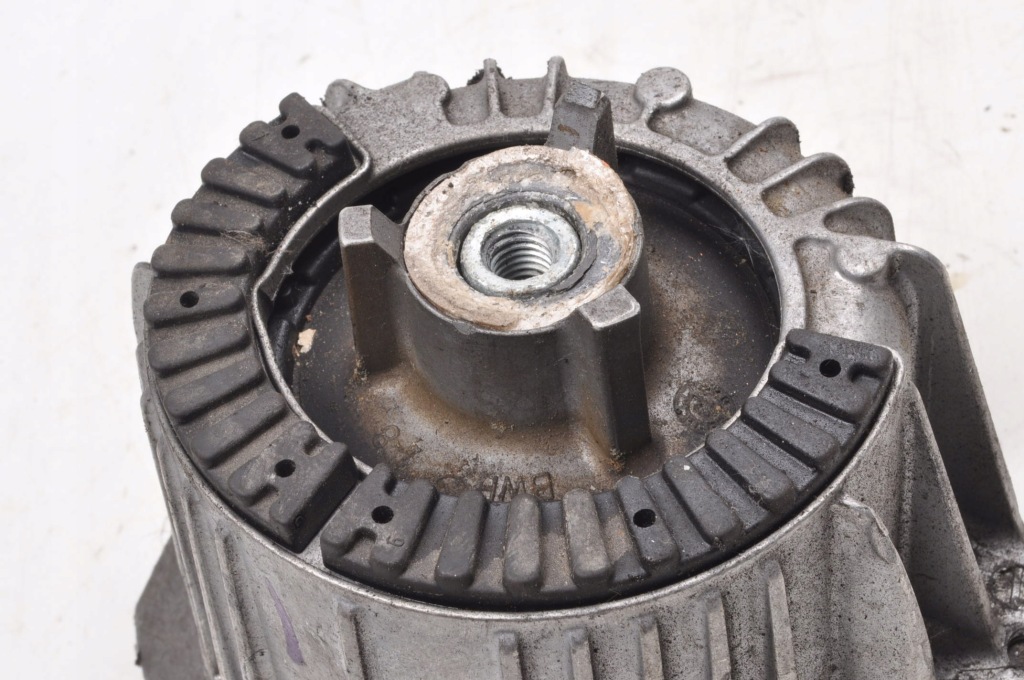 фото №5, Mercedes slk iii w172 r172 2.2 кронштейн подушка двигателя a1722401317