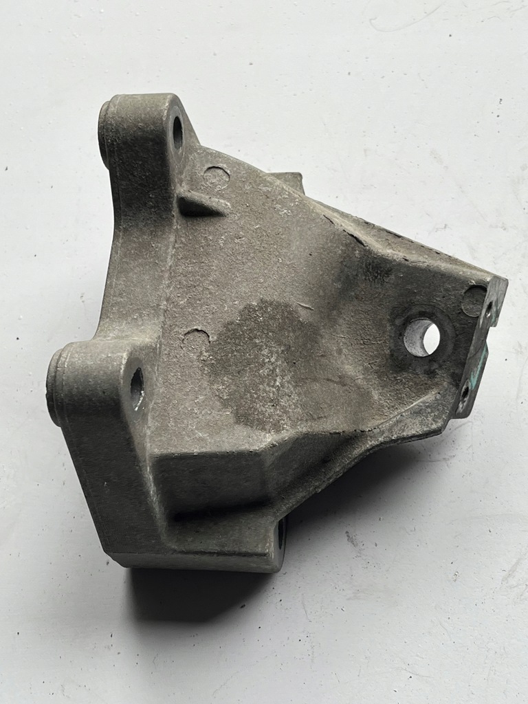 фото №7, Jeep grand cherokee wk2 кронштейн двигуна кронштейн 3.0