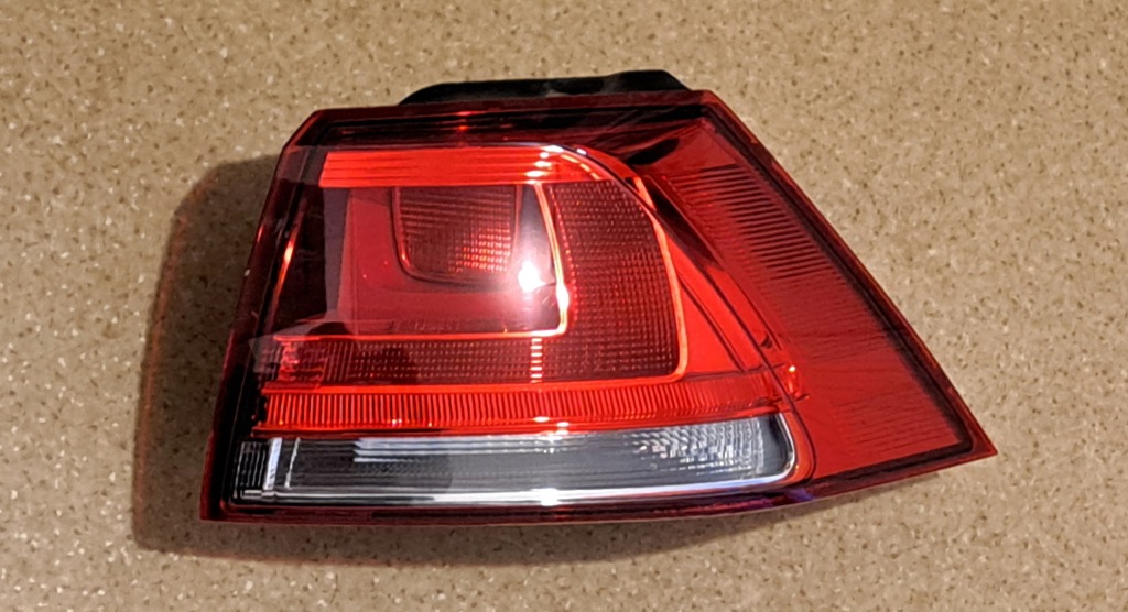 фото №1, Vw golf vii лампа правий задня x17