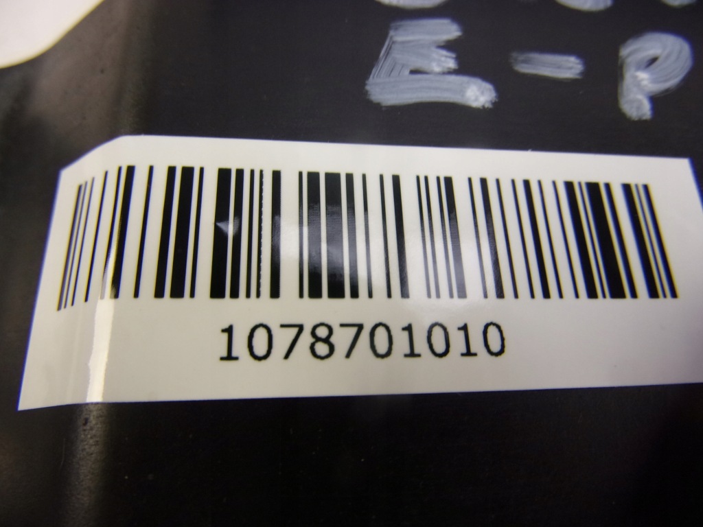 Jaguar e-pace 2.0 d накладка піввісь ліва перед j9c3-16a263-aa Недорого