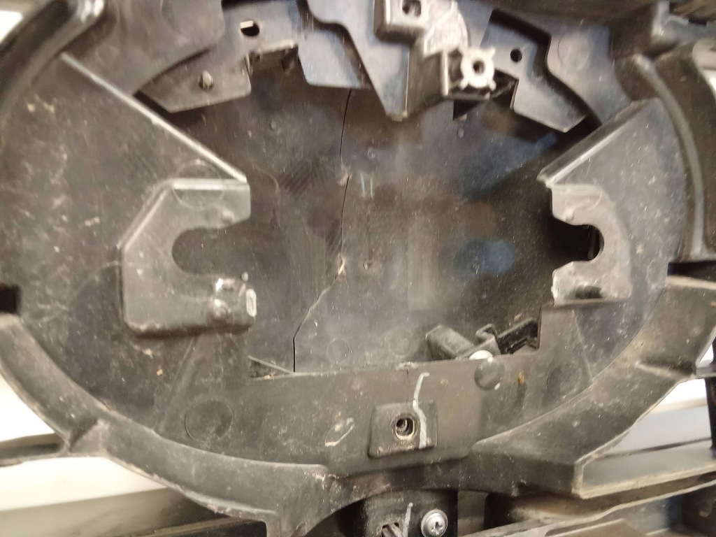 Toyota hilux viii рестайлинг  бампер передний перед 2020- 4pdc Киев