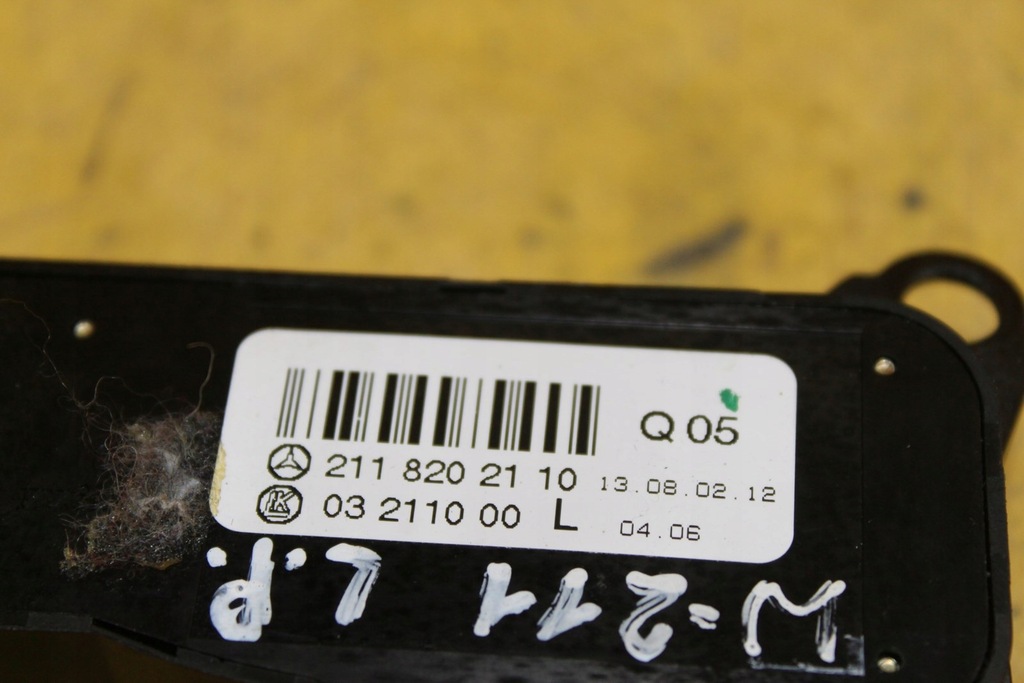 фото №7, Панель кнопка регулировки зеркал mercedes-benz оригинальный номер 2118202110