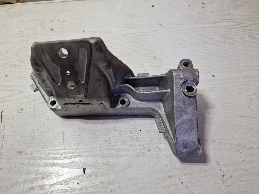 фото №1, Кронштейн кронштейн двигуна iveco daily iv 2.3hpi euro 6