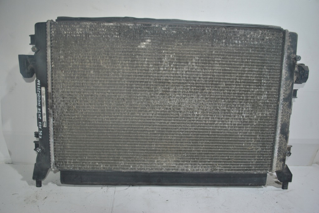 Купить Радиатор воды vw passat b6 1k0121251bn