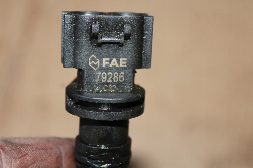 фото №5, Датчик положение вала коленчатого yaris ii 1.8 ts