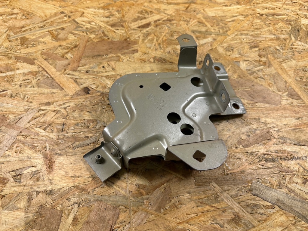 фото №5, Кронштейн кронштейн крила перед правий audi e-tron 4ke 4ke821150 2018-