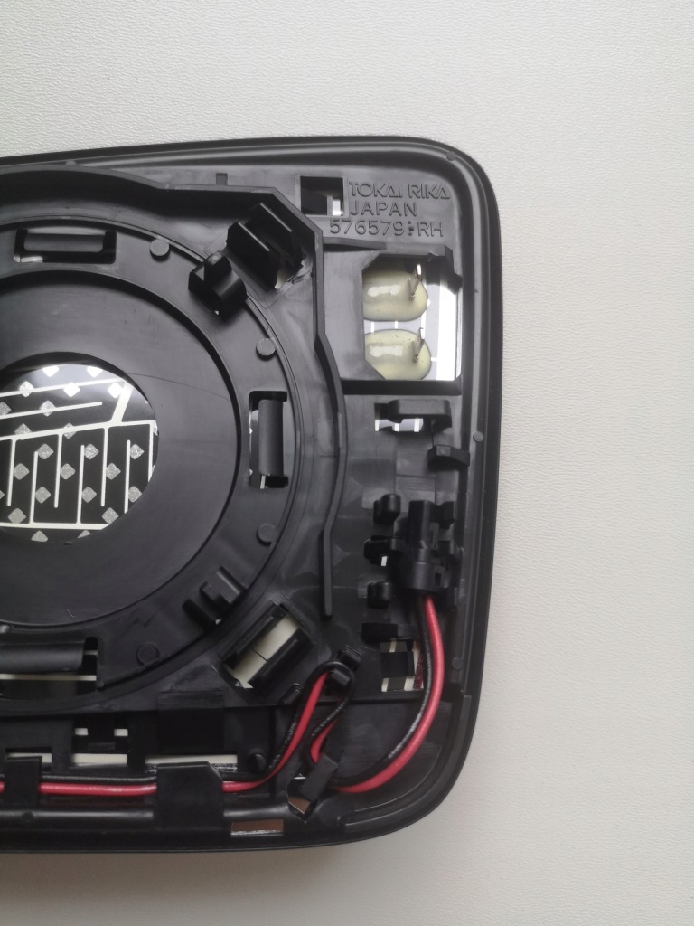 Lexus ux 18+ правий вкладиш дзеркало асистент оригінал Оригінал