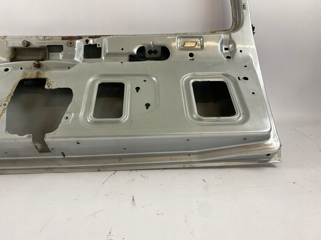 Задняя крышка багажника крышка багажника задний  kufra mercedes w124 kombi s124 в Украине