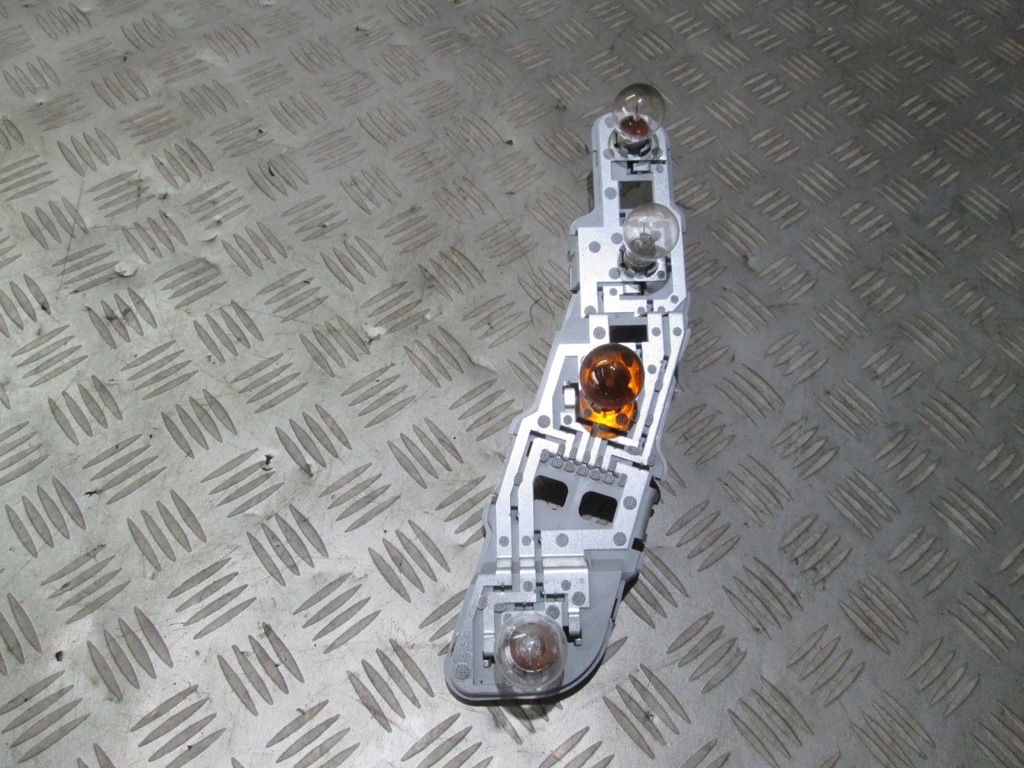 фото №1, Вкладиш лампи правий задня mercedes w169 a klasa