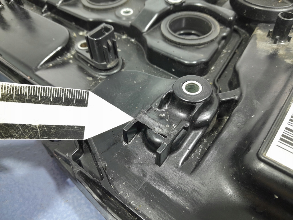 Lexus ux 250h 2.0 152km крышка клапанов xm20a-u91c в Украине