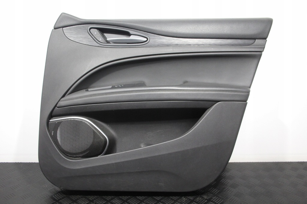 фото №1, Оббивка обшивка двері правий перед stelvio