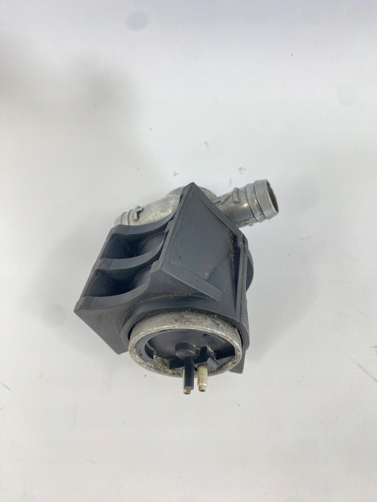 Клапан повітря моторчик кроковий mercedes w126 w124 w201 0001412225 Недорого