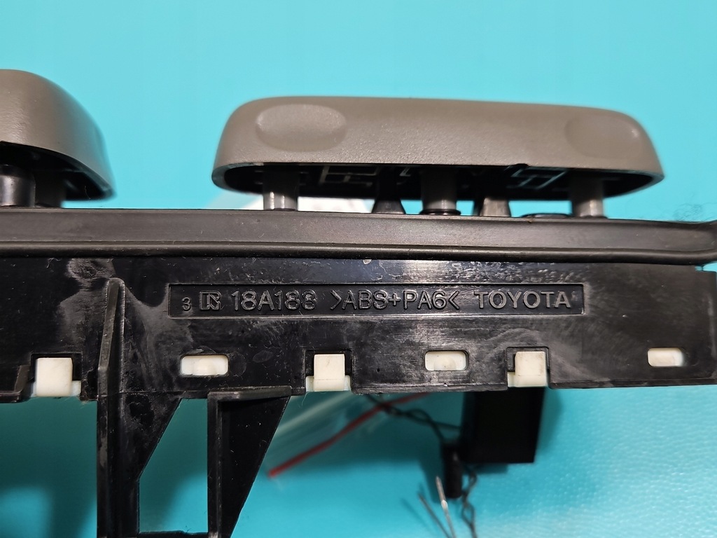 фото №7, Переключатель сиденье toyota land cruiser j200 07- 18a188