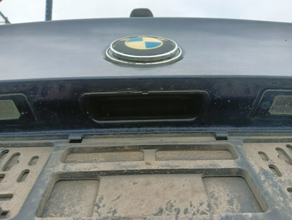 фото №1, Вкладиш кнопка кришки багажника bmw e61