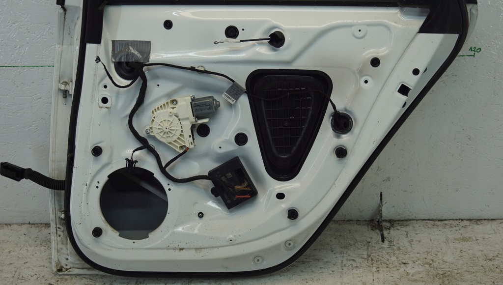 фото №13, Двері правий задня audi a4 b8 sedan ly9c