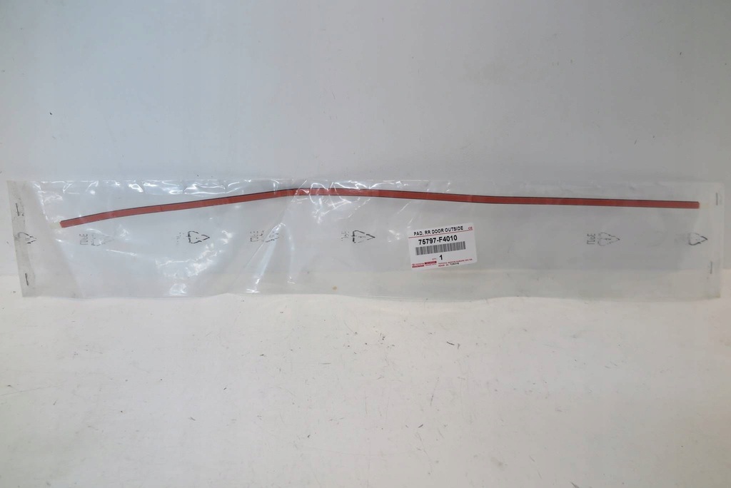 фото №1, Прокладка двері toyota c-hr i 75797f4010