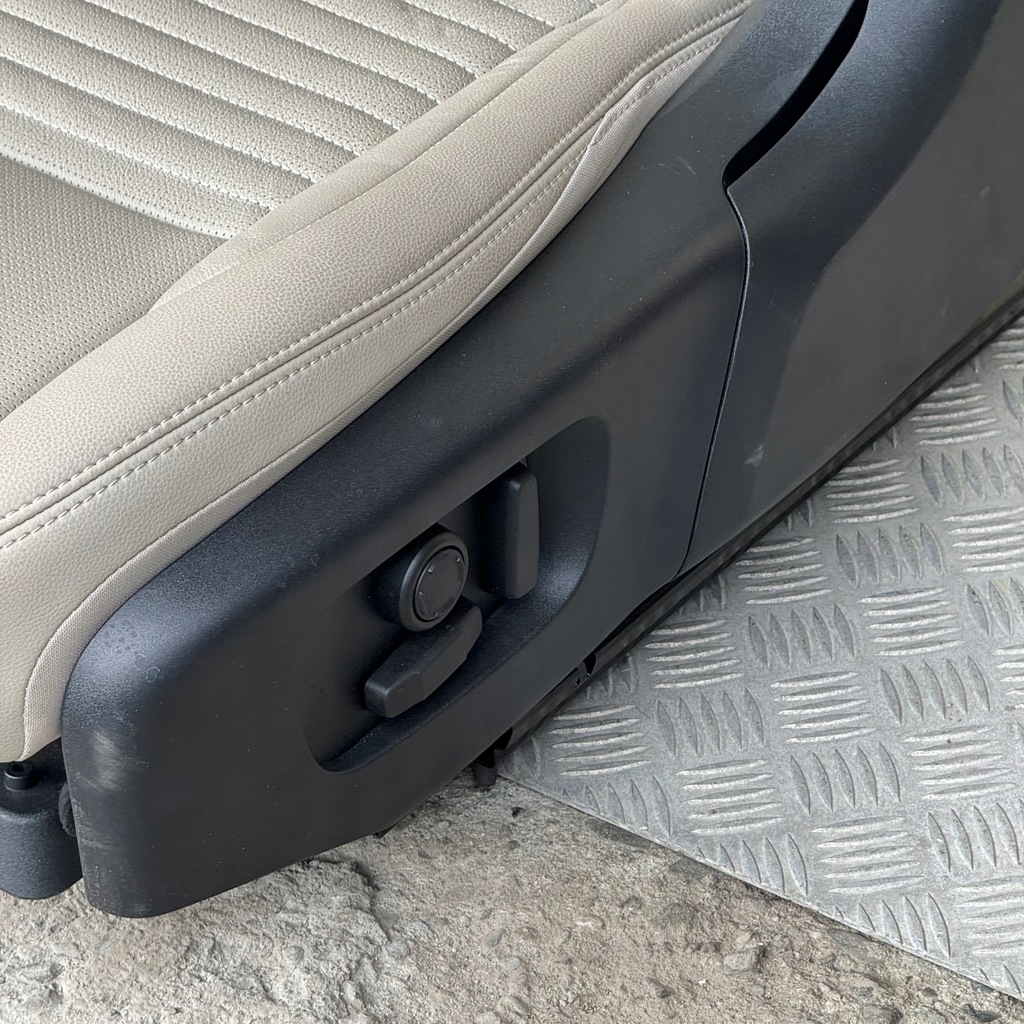 фото №3, Сидіння заднє сидіння шкіра комплект land rover discovery sport lift 2022 rok