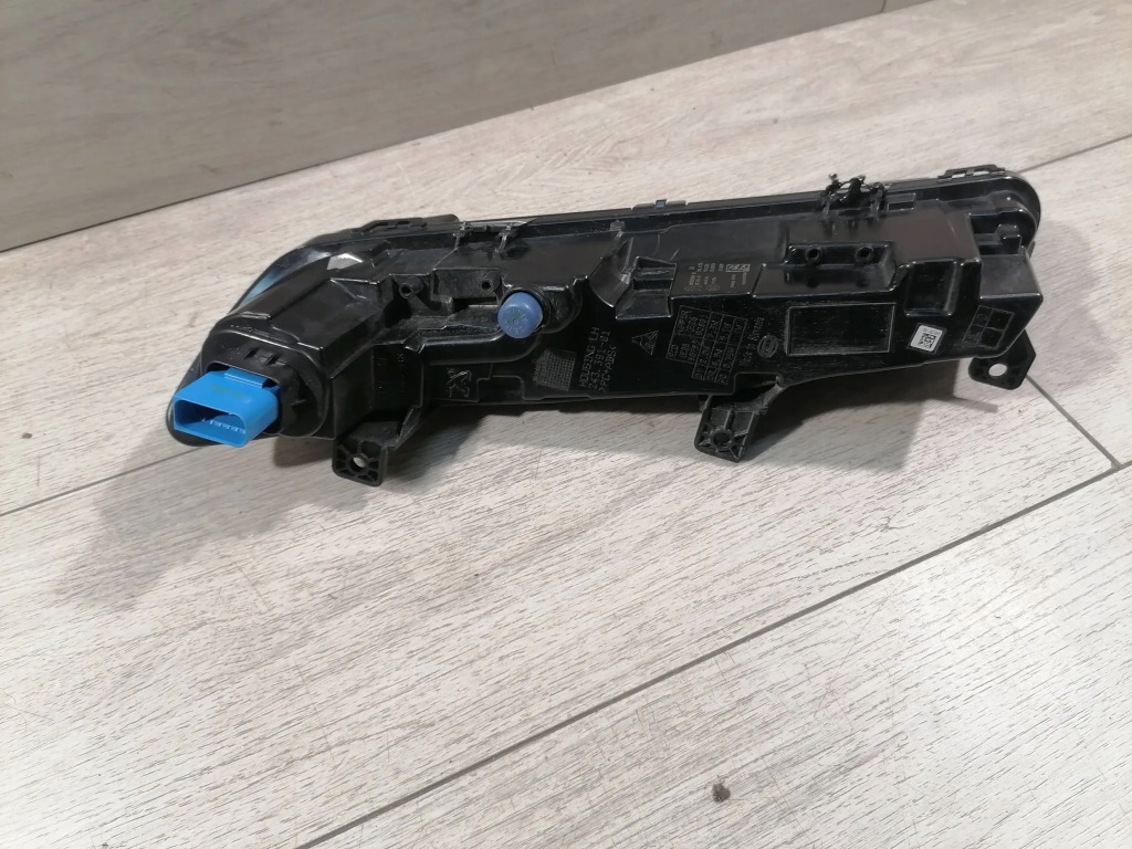 фото №3, Peugeot 308 ii противотуманная фара led левый перед 9835389680