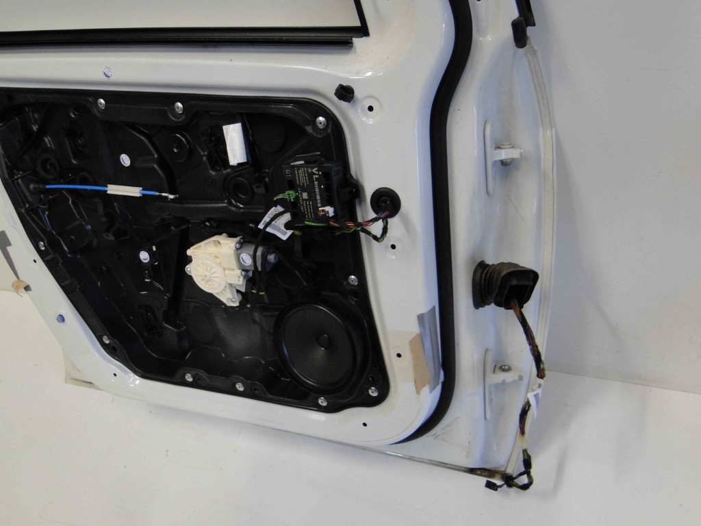 фото №4, Mercedes b klasa w246 вкладыш дверь левая передние