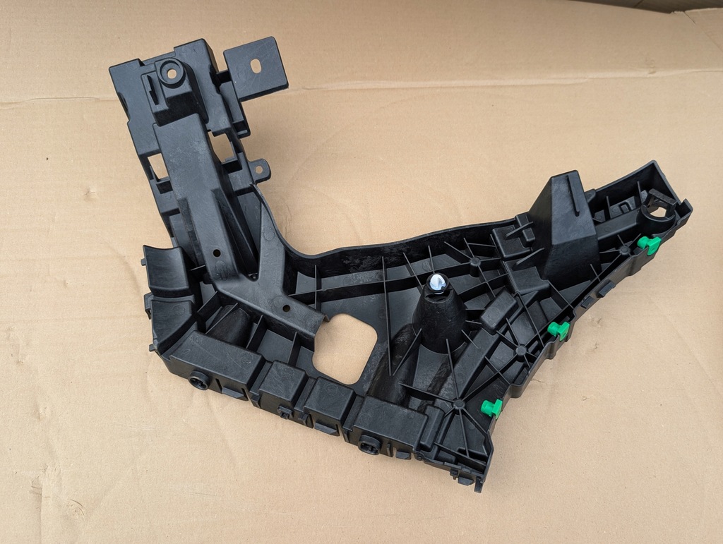 фото №12, Volvo xc40 ex40 c40 recharge напрямна кронштейн бампера правий лівий задня новий