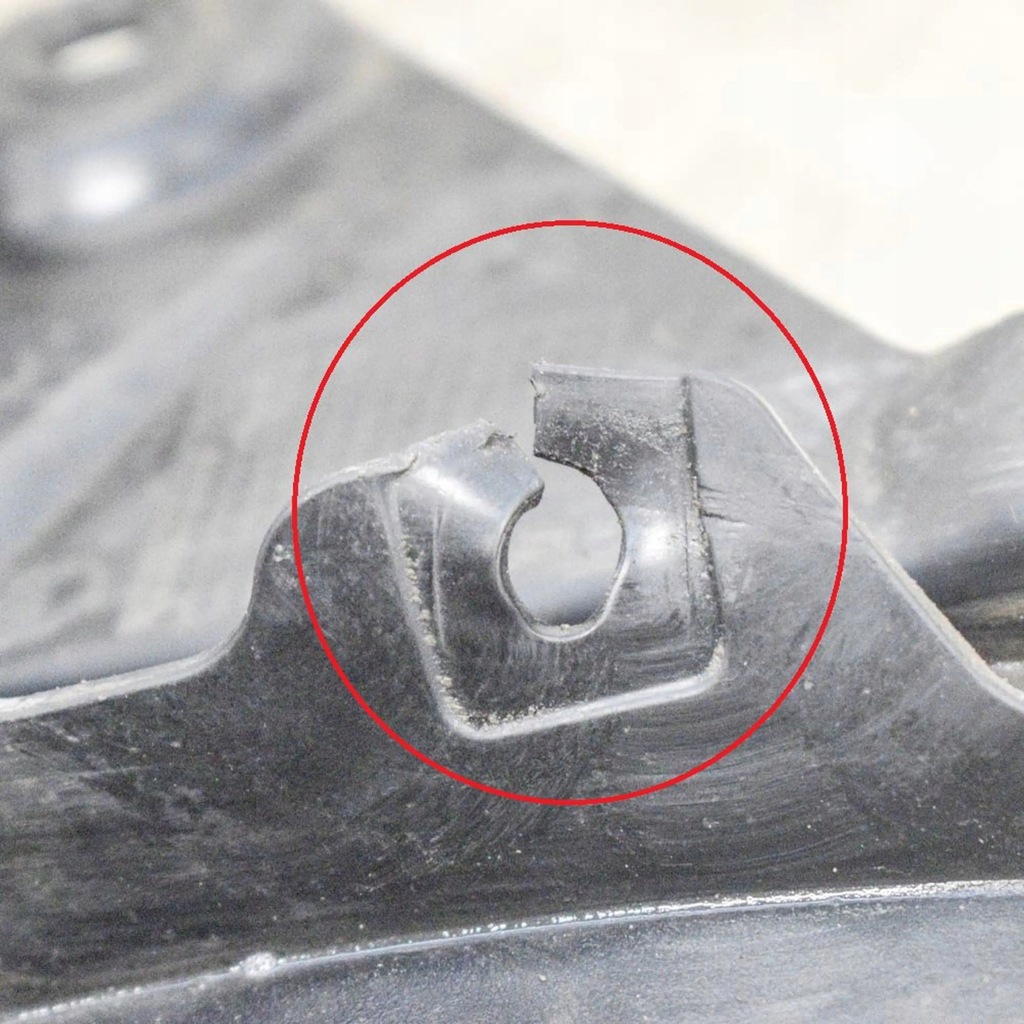 фото №6, Audi q7 4m 2016 права сторона бризковики задні