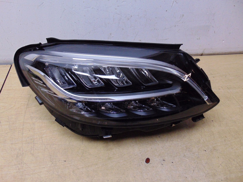 фото №1, Лампа правая перед mercedes w205 lift a2059062206 europa