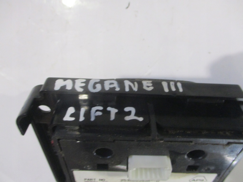 фото №4, Панель управление переключатель выключатель ручка renault megane iii lift