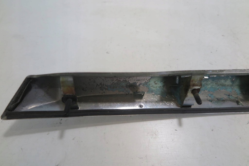 фото №10, Молдинг накладка крышки задняя toyota avensis iii t27 lift kombi 76801-05170