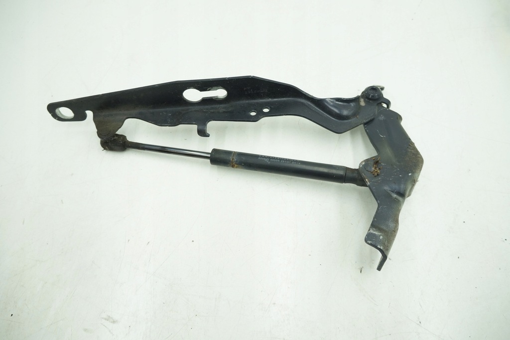 фото №1, Volvo v70 iii петля капот правый перед 31250186