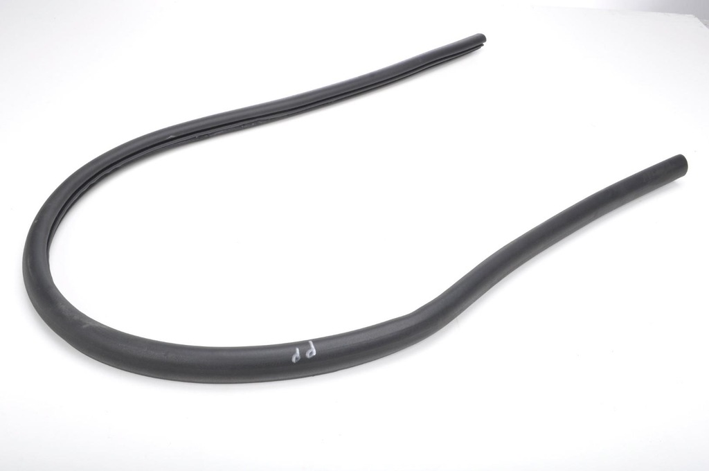 фото №1, Aston martin db11 прокладка дверь правая нижняя