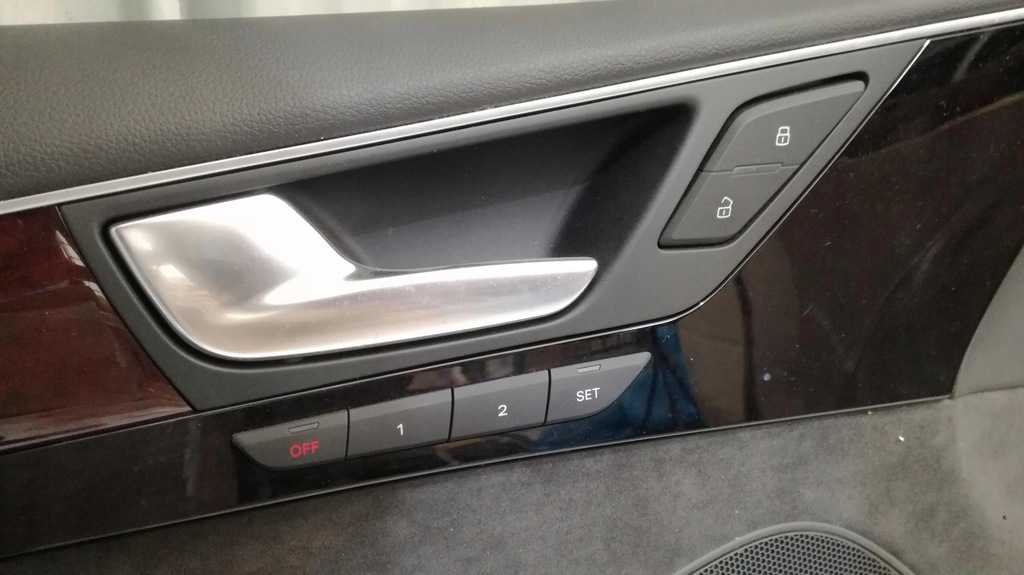 фото №10, Audi a8 4h обивка дверь левый перед alcantara