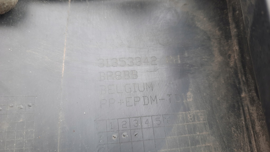 фото №5, Решётка противотуманной фары volvo v40 xc40 31353342