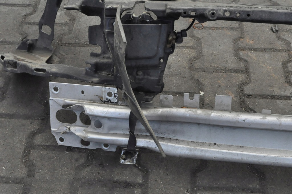 фото №14, Volvo v60 pas передній підсилювач