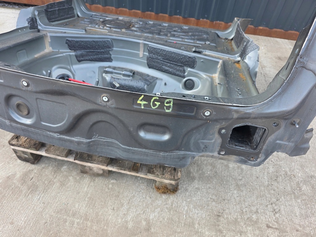 Купити Чверть піддон pas задній audi a6 c7 avant kombi 2011-2017 оригінал !!!