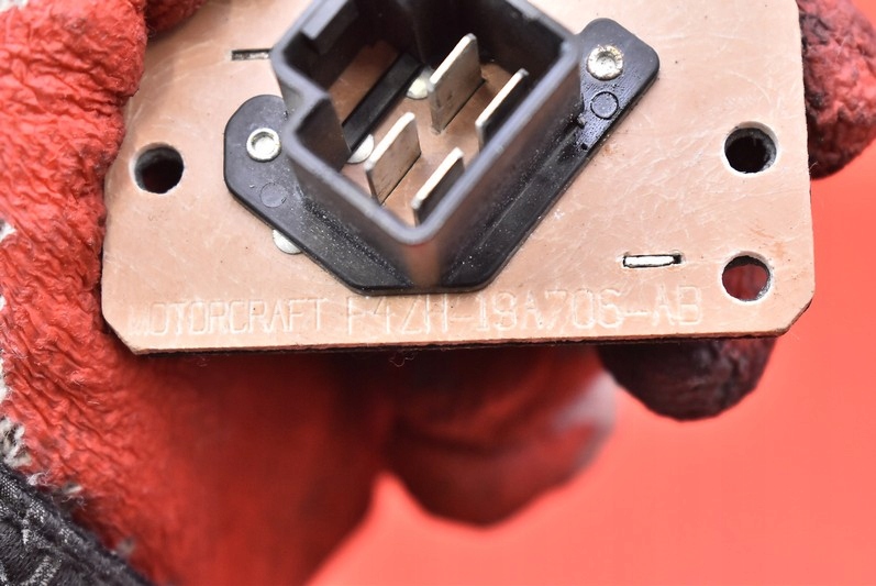 фото №8, Резистор обдув резистор резистор f4zh-19a706-ab mazda tribute 1 i 00-04