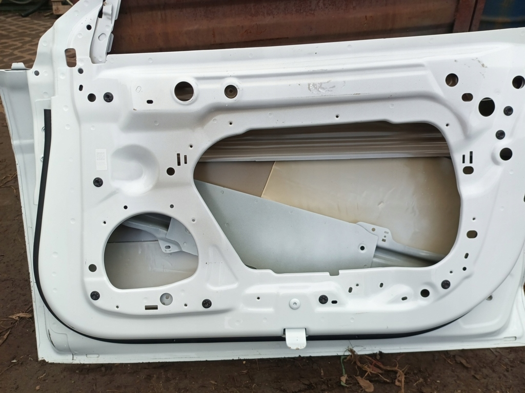 Tesla 3 lift highland двері праве передні 1751846 Зі Шроту